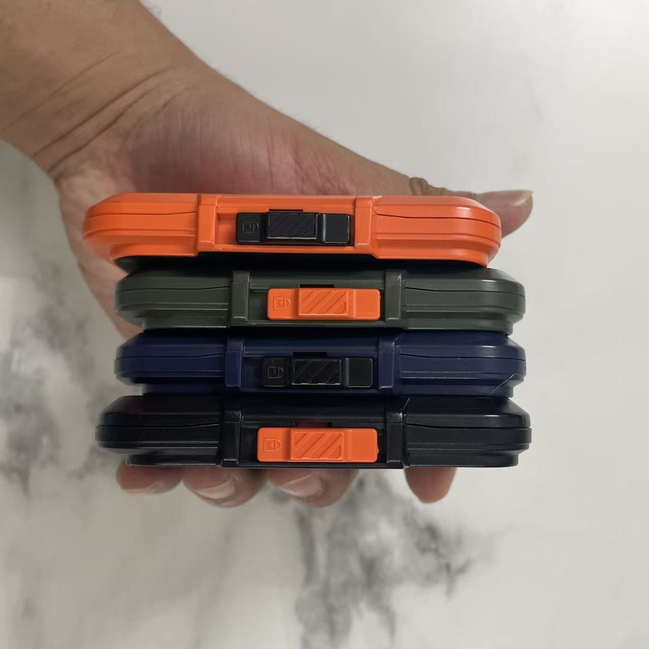 Spigen MagSafe対応ウォレット ヘビーデューティ - Heavy Equipment Bucket のレビューと価格